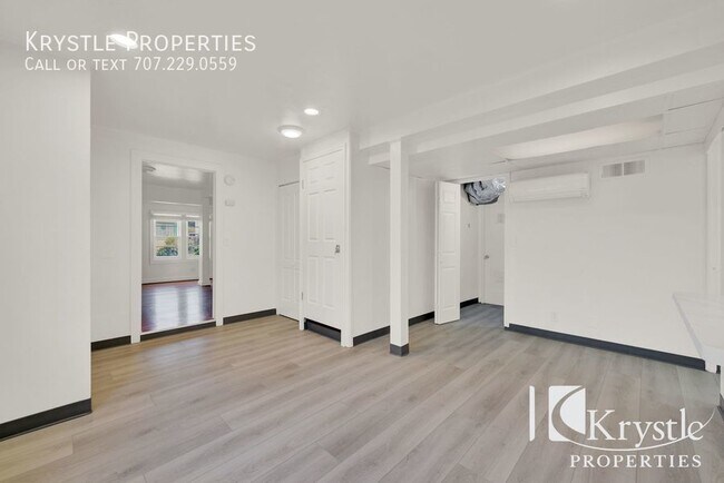 Building Photo - Beautifully Remodeled Lower Unit with A/C.