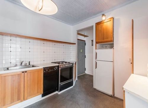 Building Photo - 213 Spring St