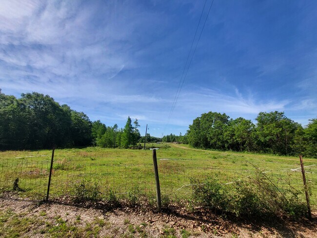 Foto del edificio - 5890 Goat Hill Rd