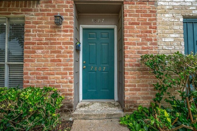 Foto del edificio - 7807 Fuqua St