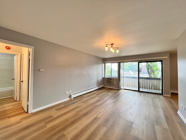 Building Photo - 1813 Hemlock Pl
