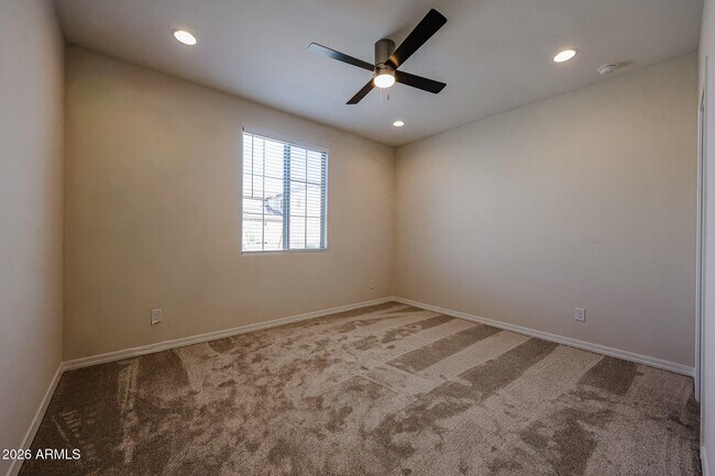 Building Photo - 25465 N 172nd Dr