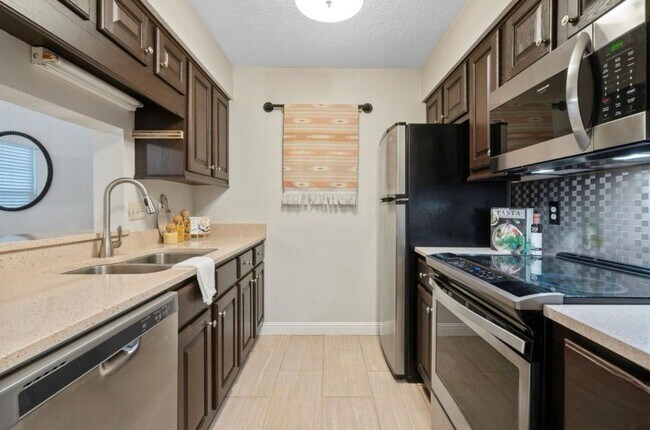 Foto del edificio - 5011 Sharon Rd