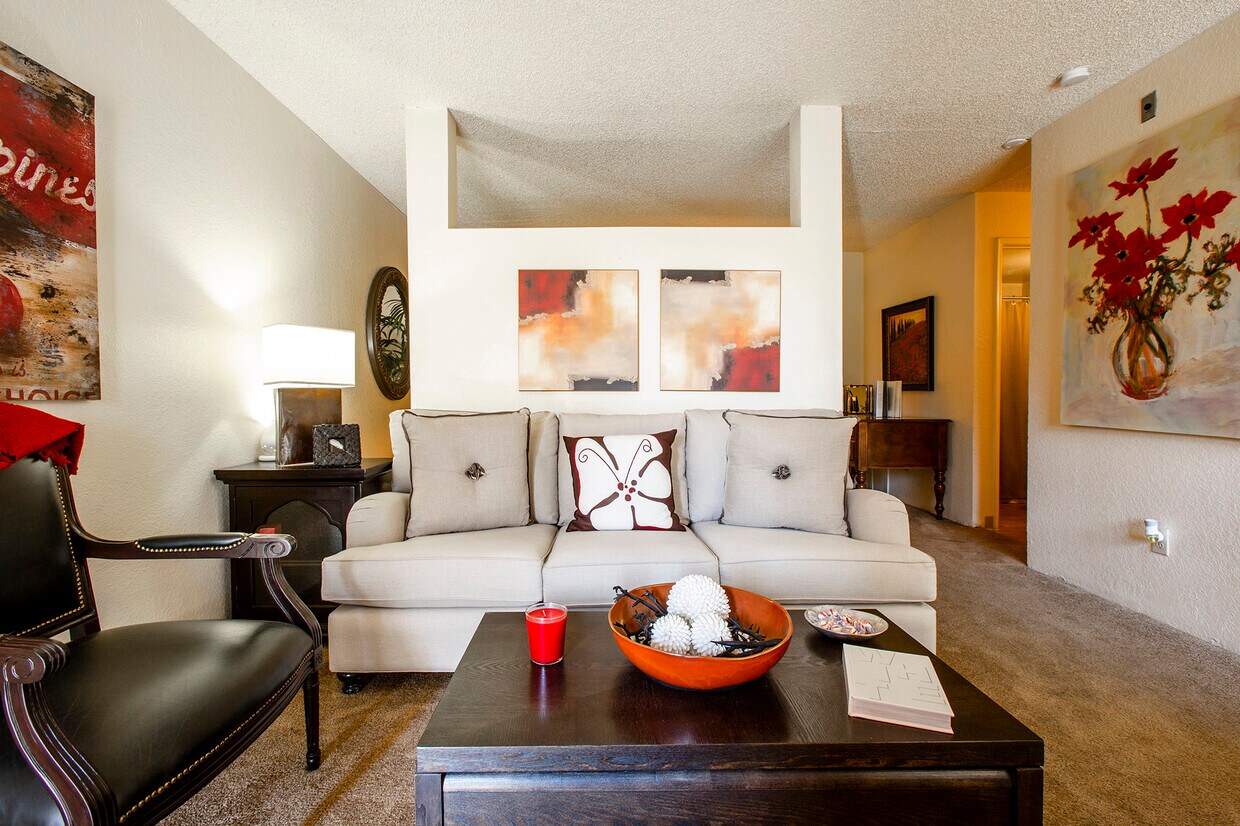 Comanche Wells Apartments Albuquerque, NM