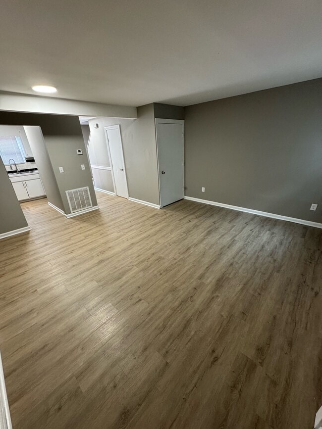 Building Photo - 101 Aqua Ct