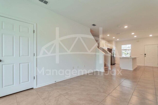 Foto del edificio - 8356 Zenith Cir