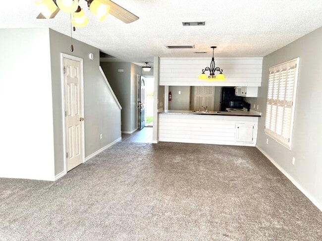 Building Photo - 2/2.5 Townhouse in West Mobile