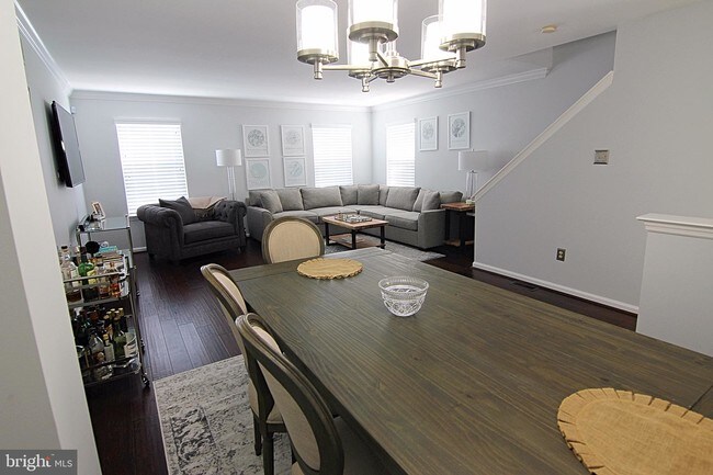 Foto del edificio - 440 Pleasant Valley Dr