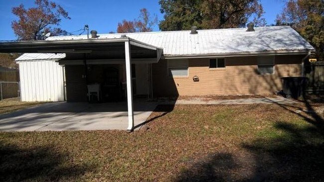 Foto del edificio - 3 bedroom in Baton Rouge LA 70815