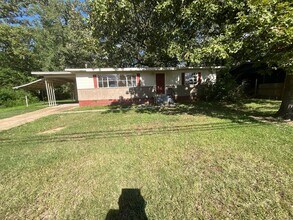 Building Photo - 2862 Oak Forest Dr