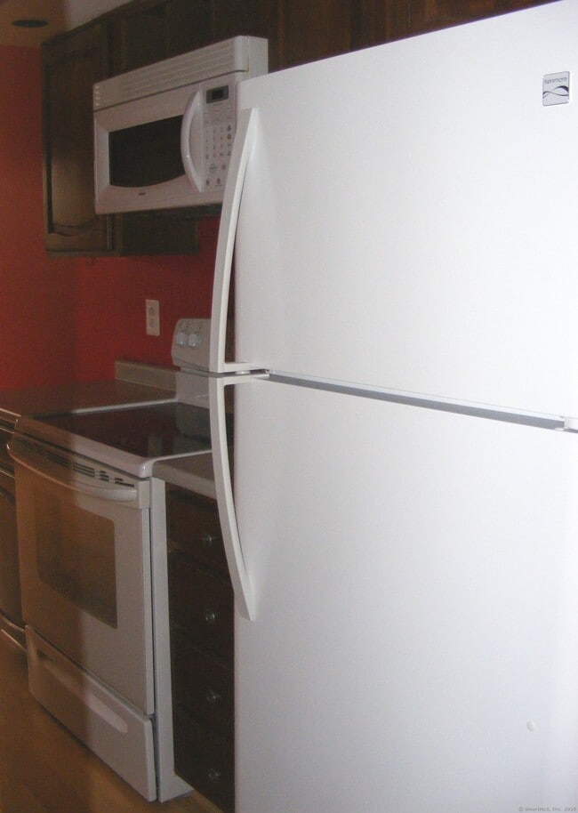 Foto del edificio - 8 Rollingwood Dr