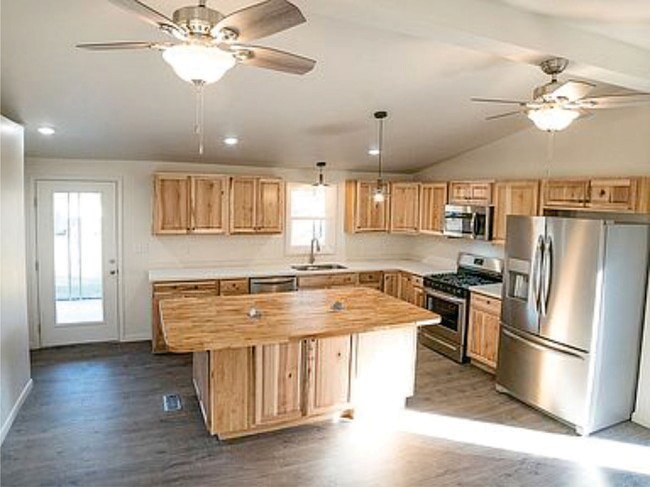 Foto del edificio - 3512 N Kingsley Dr