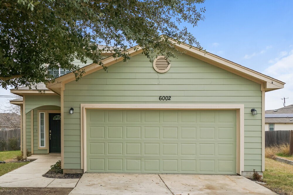 Foto principal - 6002 Bear Branch Dr