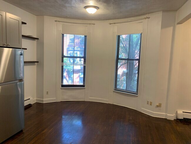 Building Photo - 41 E Springfield St