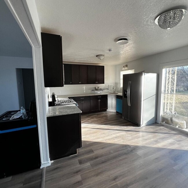 Building Photo - 3200 Zephyr Rd