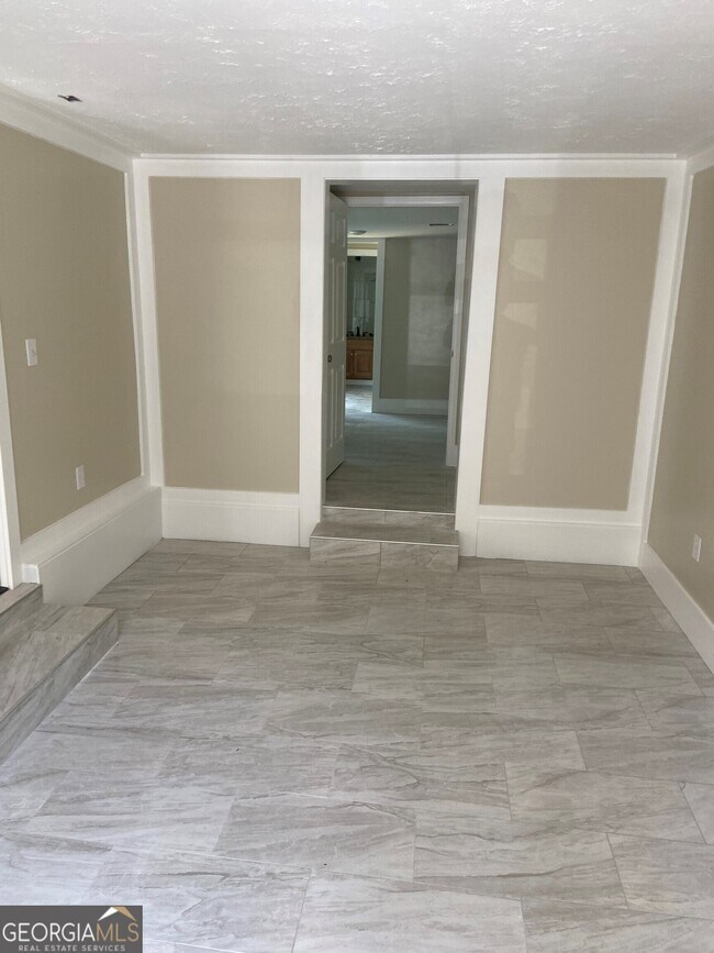 Foto del edificio - 4779 Winters Chapel Rd