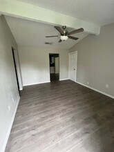 Building Photo - 2506 Hidden Valley Dr