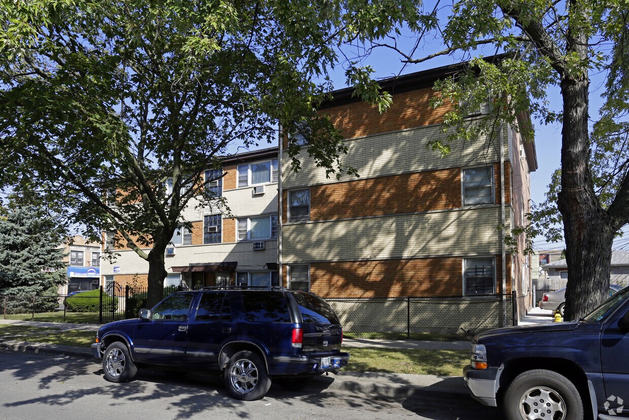 Foto del edificio - 2501 N Laramie Ave