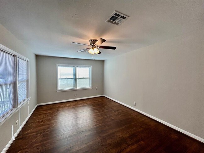 Foto del edificio - 4114 Yupon St