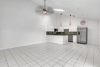 Building Photo - 1279 Periwinkle Pl