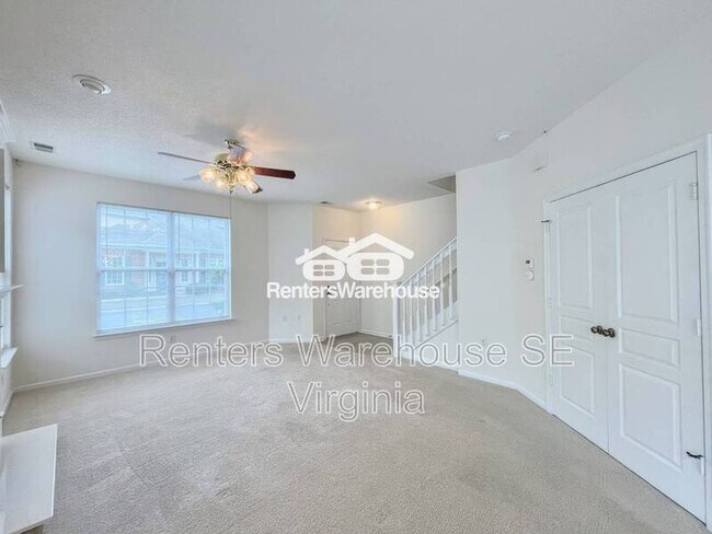 Building Photo - 5989 Ludington Dr