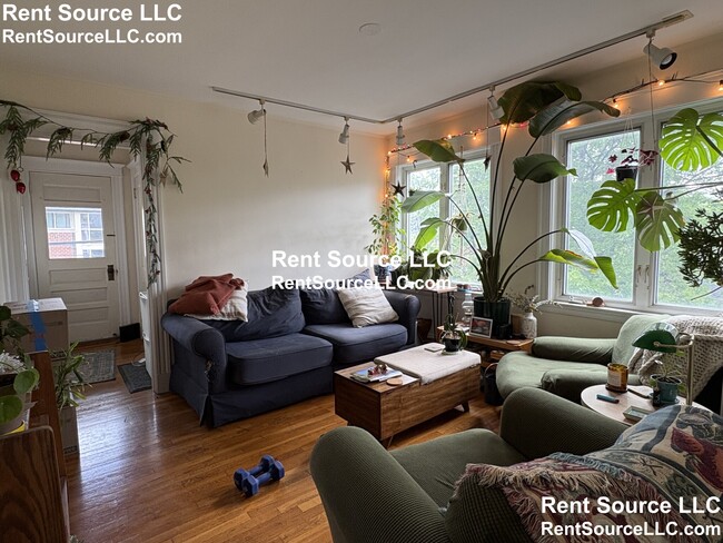 Building Photo - 19-21 Sartwell Ave. Unit 3
