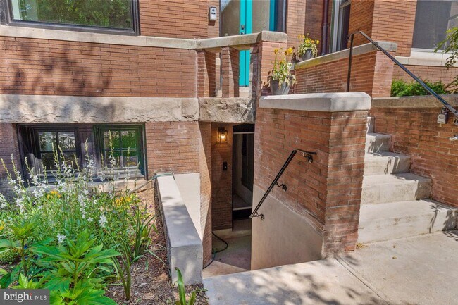 Building Photo - 1719 18th St NW