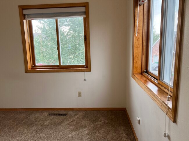 Building Photo - 207 Hunters Way