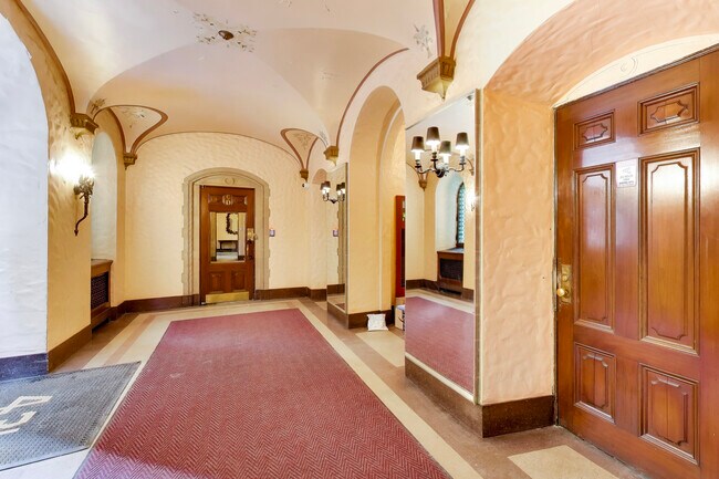 Foto del edificio - 431 W Oakdale Ave