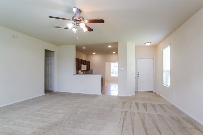 Building Photo - 17818 Aveleigh Ln