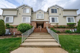 Building Photo - 2902 Madaline Dr