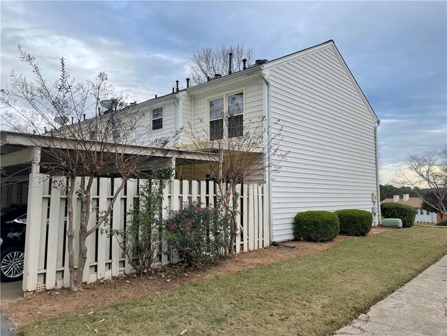 Building Photo - 241 High Creek Dr