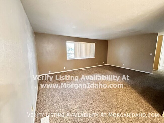 Building Photo - 4720 Freemont-