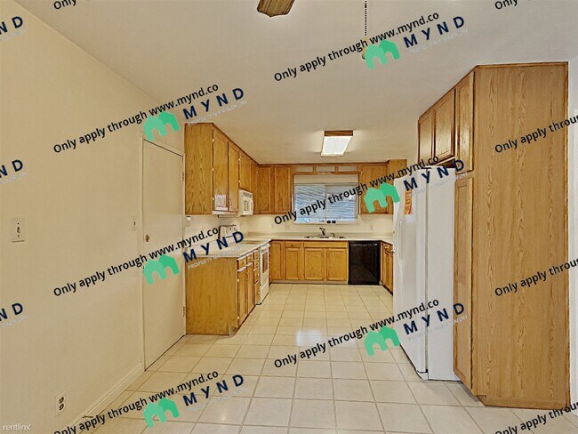 Building Photo - 3 br, 2 bath House - 2585 Dyer Way