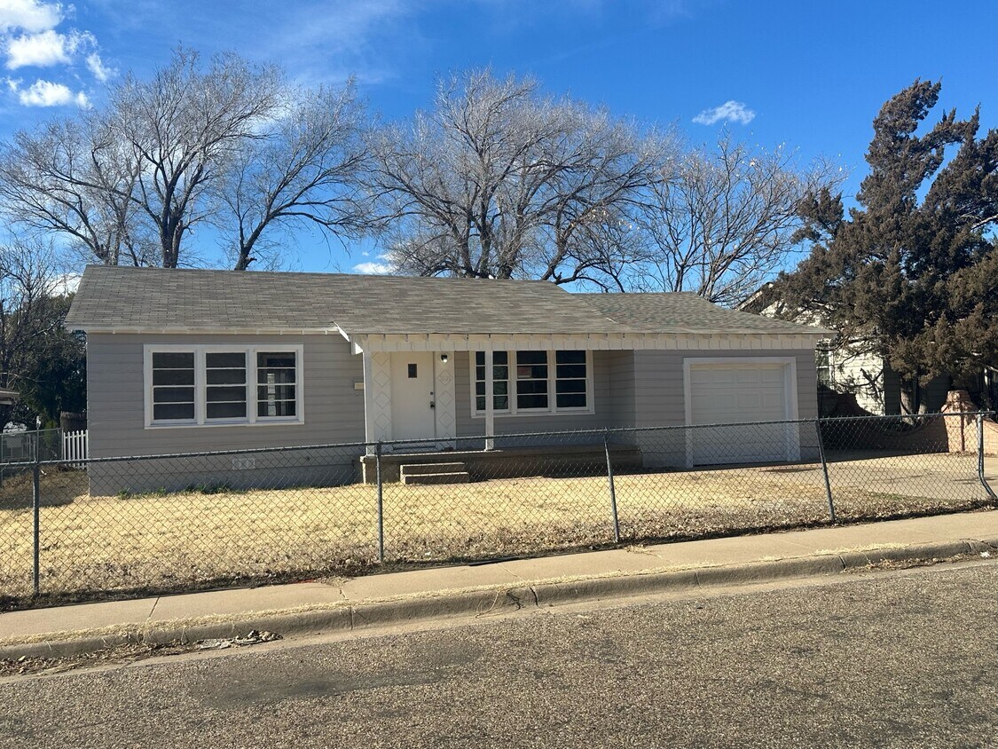 Foto principal - 1809 Poplar St