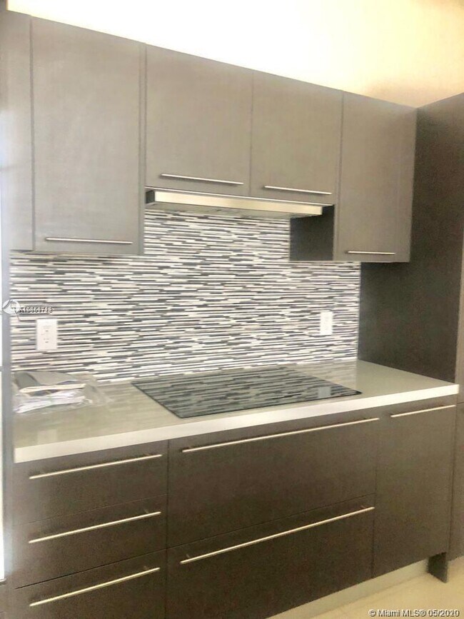 Foto del edificio - 7661 NW 107th Ave
