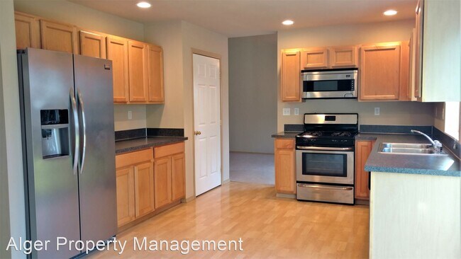 Building Photo - 2860 SE Copper Creek Dr