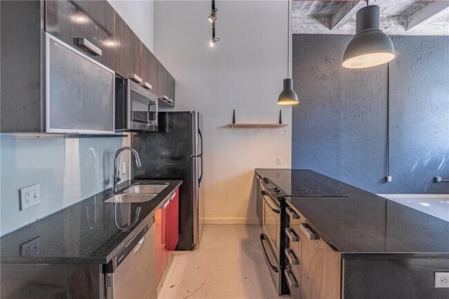 Building Photo - 650 Glen Iris Dr NE
