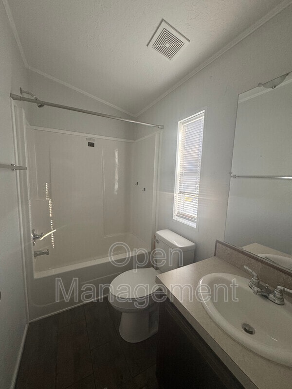 Building Photo - 8701 NE 107th Pl