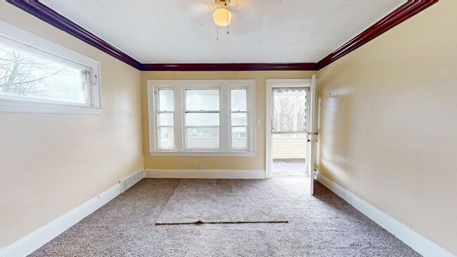 Building Photo - 3045 E 130th St