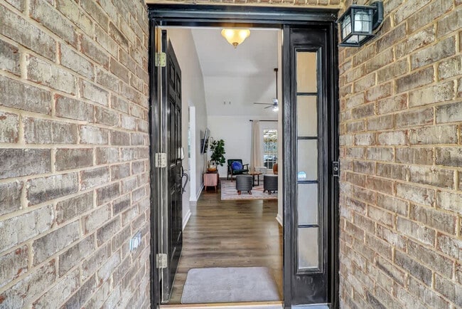 Building Photo - 197 Aquinnah Dr