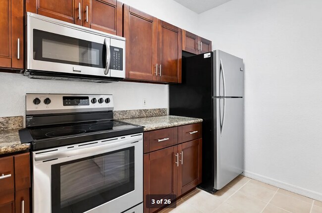 Foto del edificio - 18001 Richmond Pl Dr