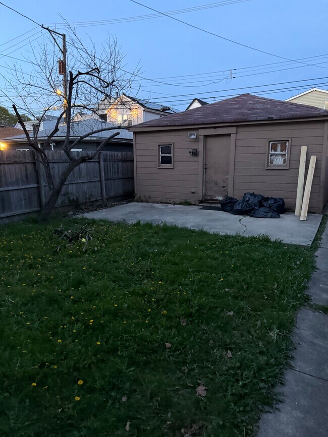 Foto del edificio - 3807 N Whipple St