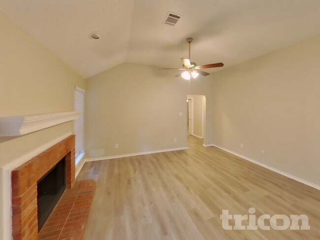 Foto del edificio - 5208 Wolverton Ct