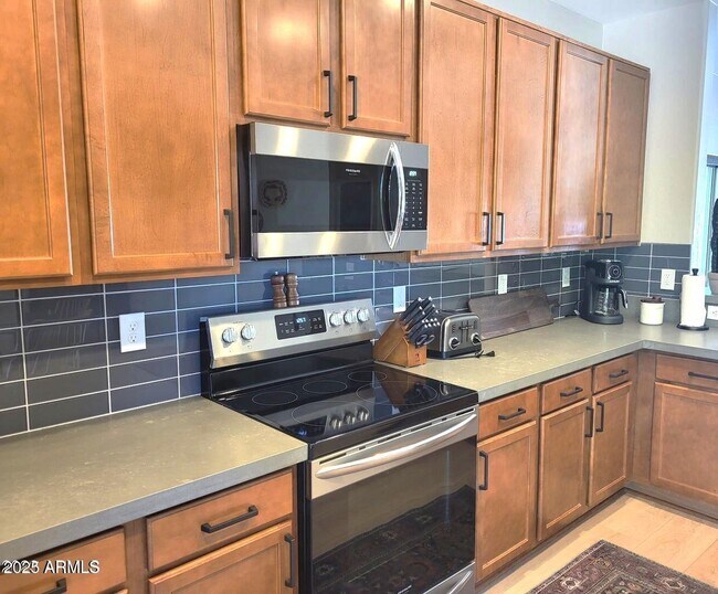 Foto del edificio - 6119 E Knolls Way N