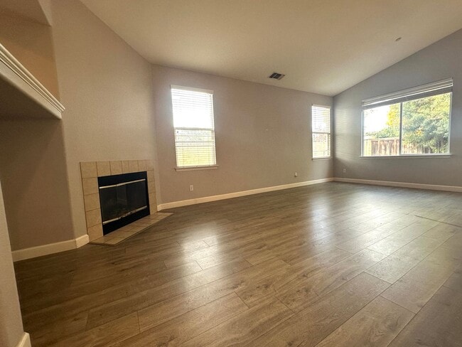 Building Photo - Single Story 3 bed, 2 bath in Brentwood Garin Ranch