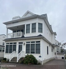 Building Photo - 563 Whiting Ave