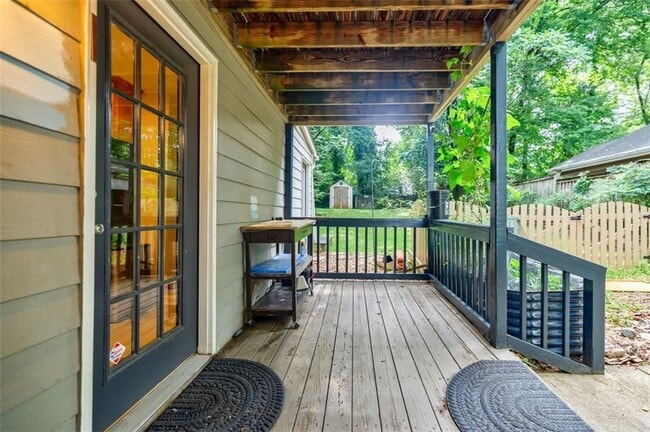 Building Photo - 183 Locust St NE