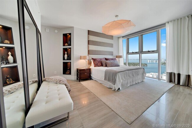 Building Photo - 6899 Collins Ave