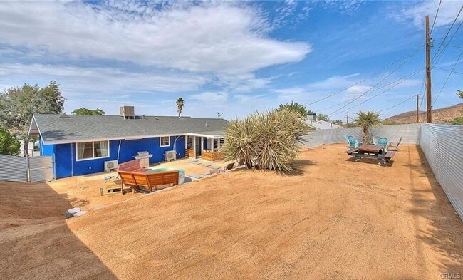 Building Photo - Fully Furnished Home in Joshua Tree